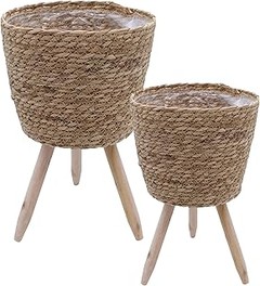 Opciones interesantes a las macetas de madera con patas