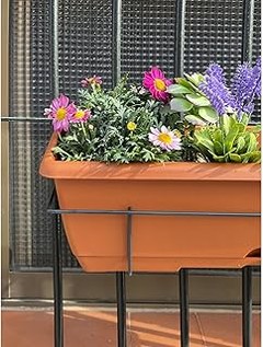 Alternativas originales a las jardineras tradicionales para tu balcón